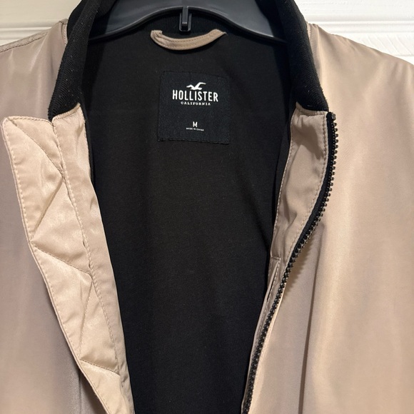 Hollister Men's nylon Tan Bomber Jacket size medium - Picture 2 of 9